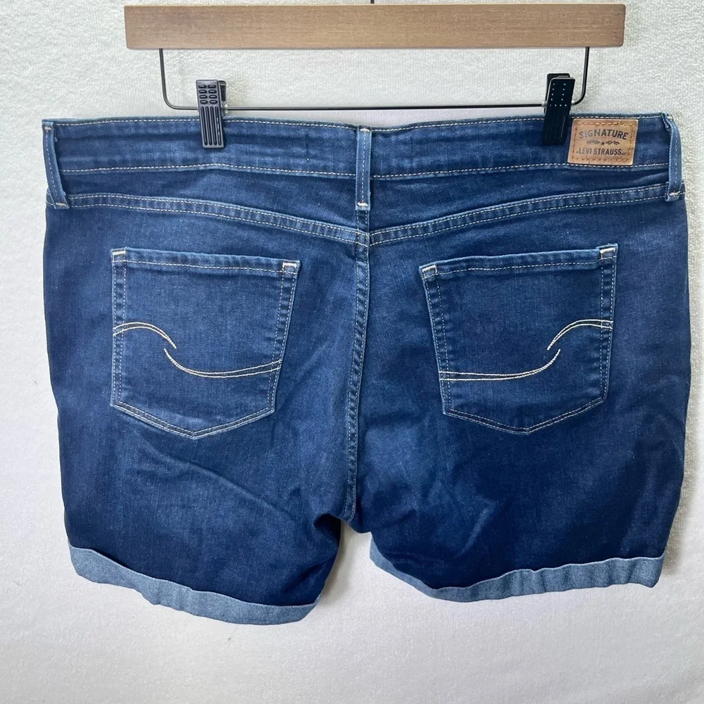 Levi’s Signature Mid Rise Shortie‎ Shorts Womens 14/32 Plus Stretch Denim 2253